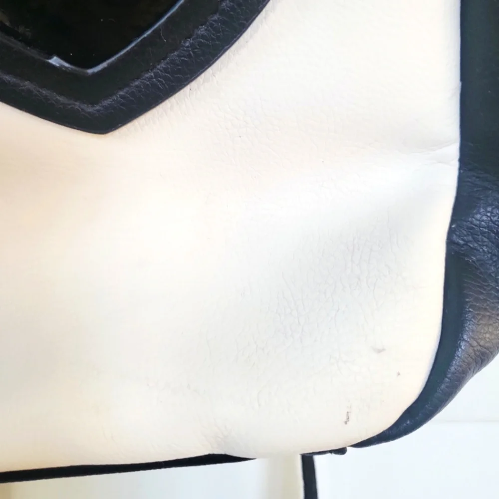 Betsey Johnson LBREGAN Heart Sunglass Large Backpack - Picture 9 of 10